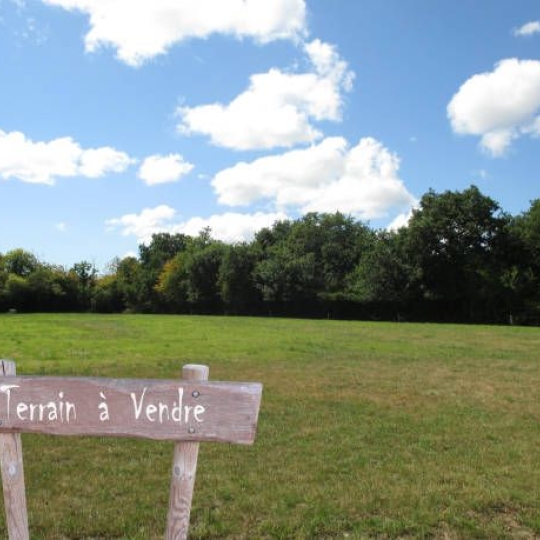 Groupe ESR PROM-S : Ground | AUBERIVES-SUR-VAREZE (38550) | m2 | 91 000 € 